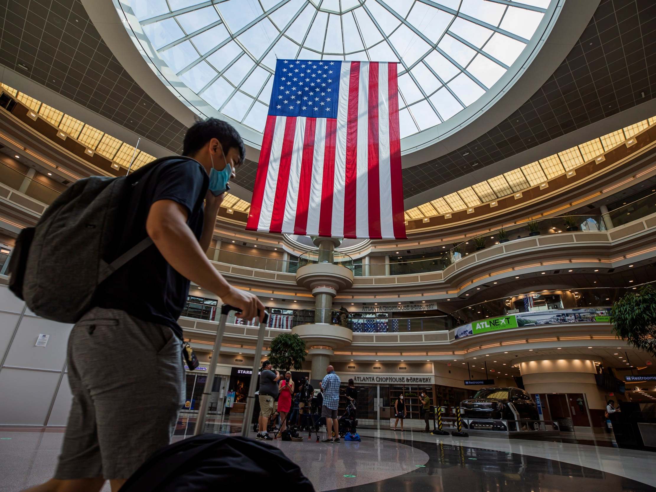 Britain's transport minister confirmed on Friday that restrictions on US travellers will not be lifted