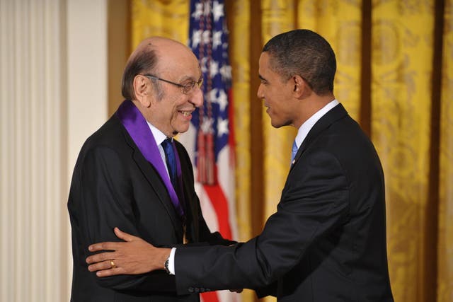 Glaser receives a National Medal of Arts from Barack Obama in 2010