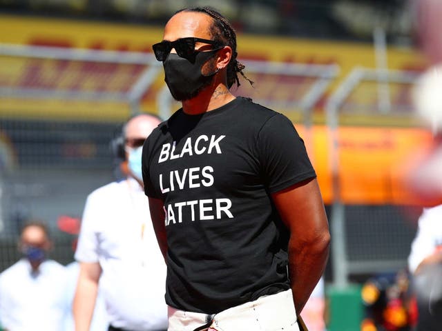 Lewis Hamilton wore a Black Lives Matter T-shirt and took a knee before the Austrian Grand Prix