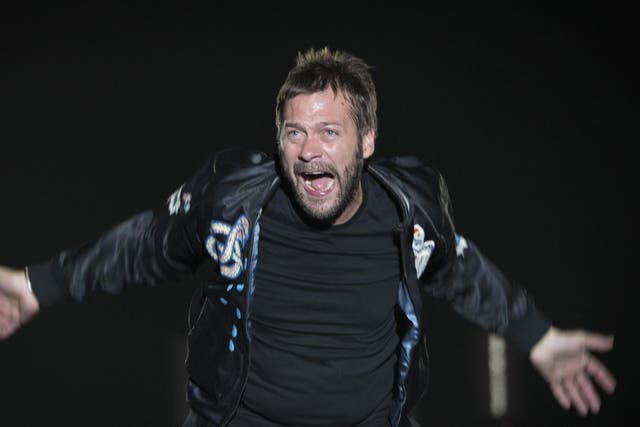 Tom Meighan performs with Kasabian in 2018
