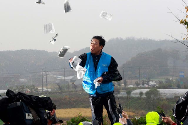 Park Sang-hak launches balloons toward North Korea