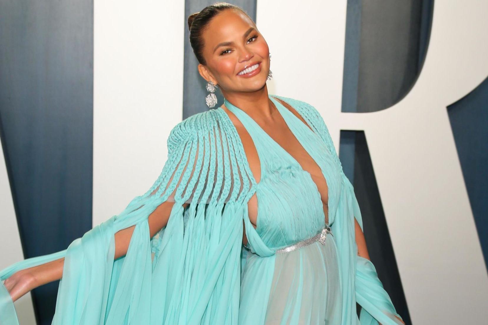 Chrissy Teigen shuts down follower who says she looks 'unrecognisable' (Getty)