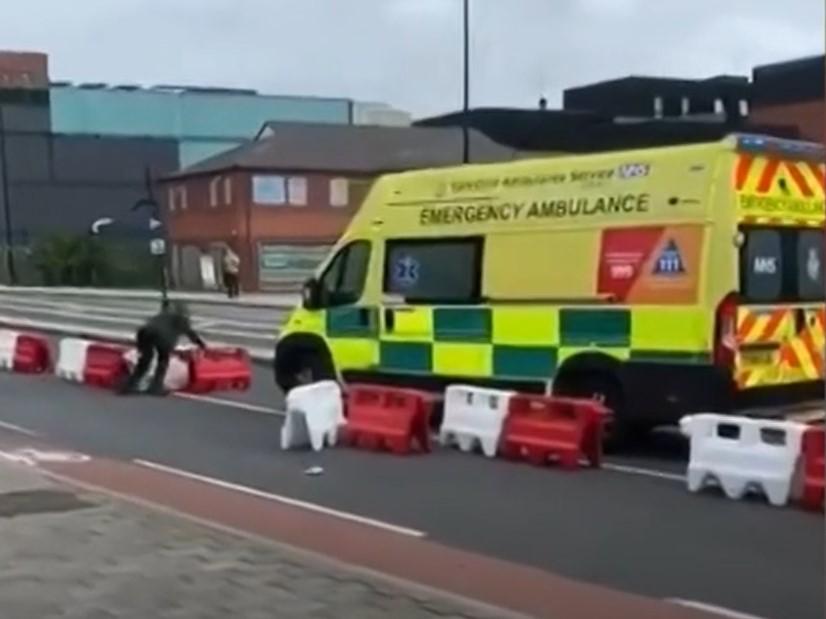Ambulance blocked by temporary cycle lane in Sheffield