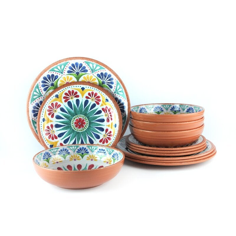 Serve up pasta salad, carrots and hummus or crisps with this colourful melamine set