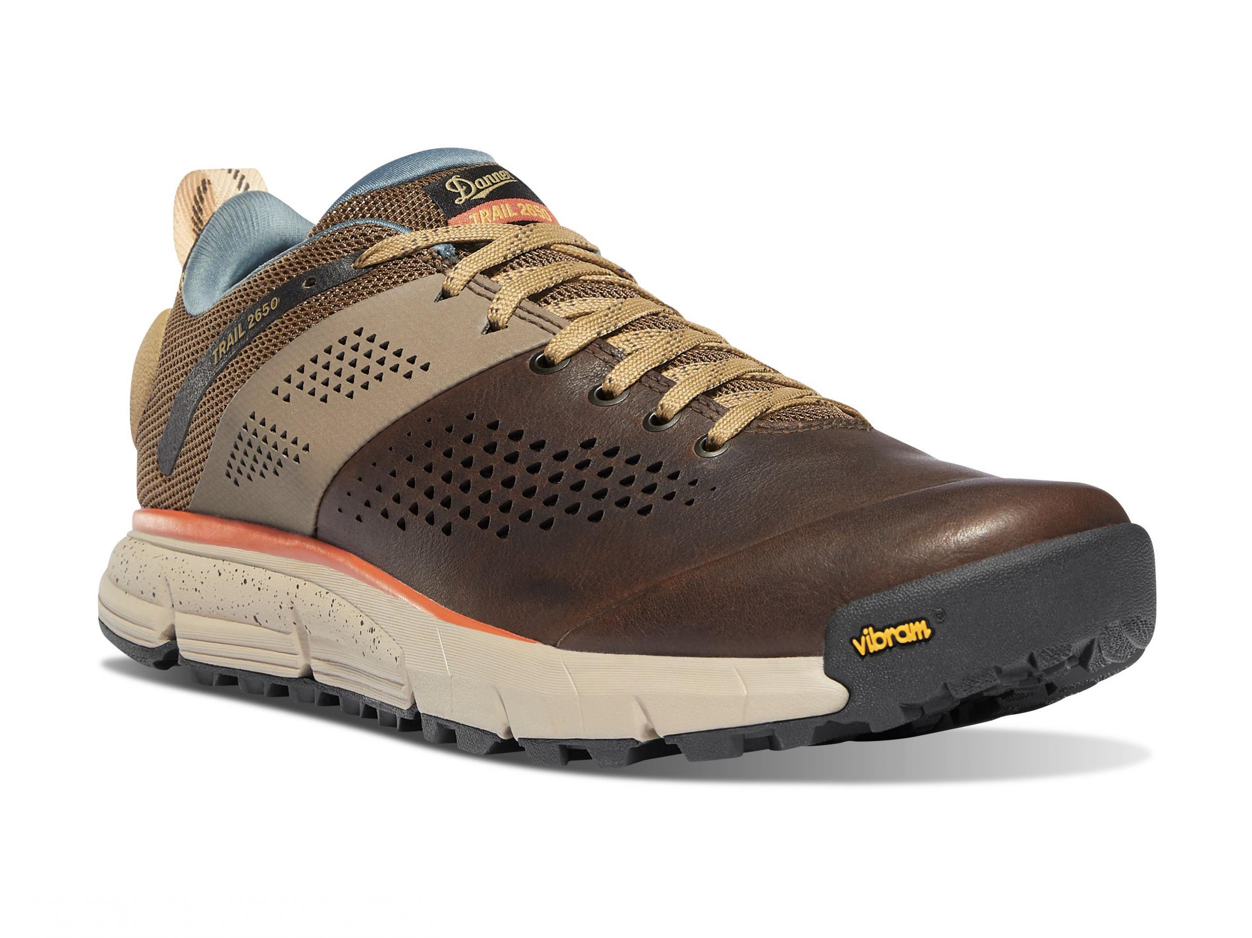 wide hiking shoes for men