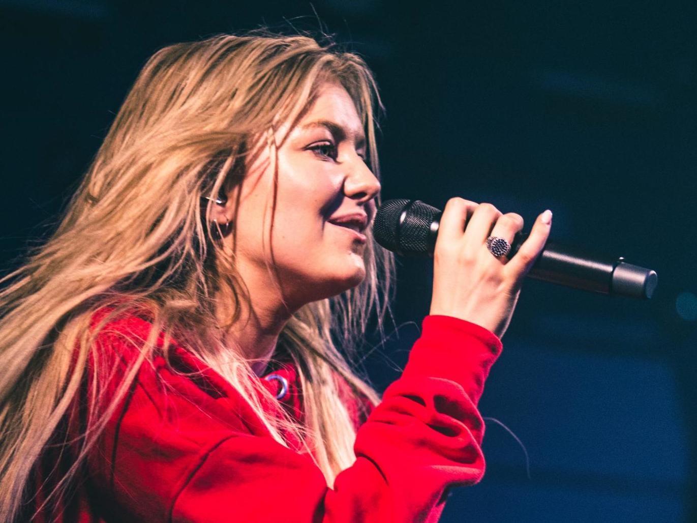 Astrid S in concert at Gorilla in 2017