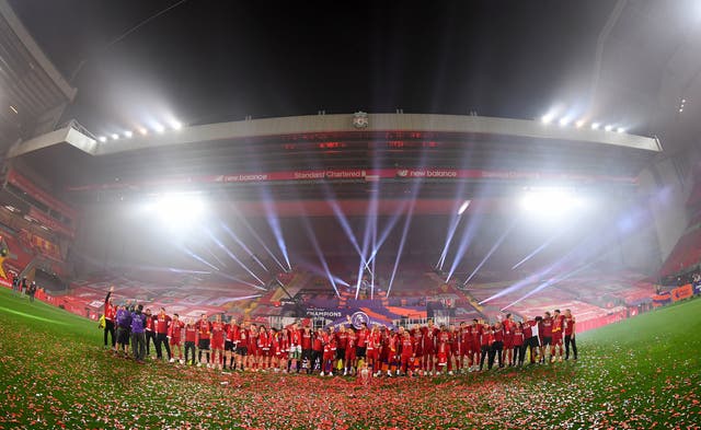 Liverpool Trophy Presentation 50 Best Pictures From Premier League Title Celebrations At Anfield The Independent The Independent