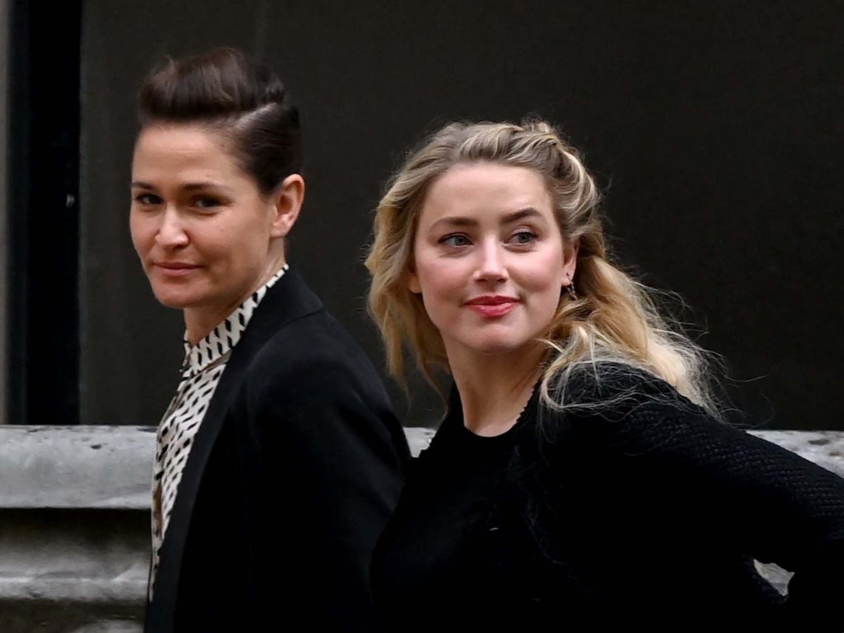Amber Heard tells jury of mashed potato on door and ‘blood everywhere ...