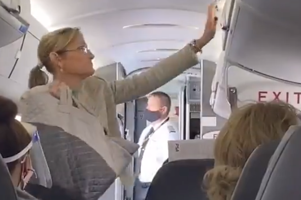 Woman on American Airlines flight refuses to wear mask
