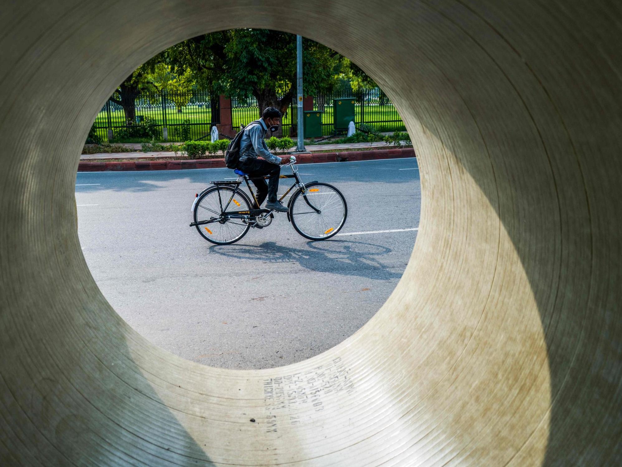 Boris Johnson pledges cycle lessons for everyone and thousands of miles of new bike lanes