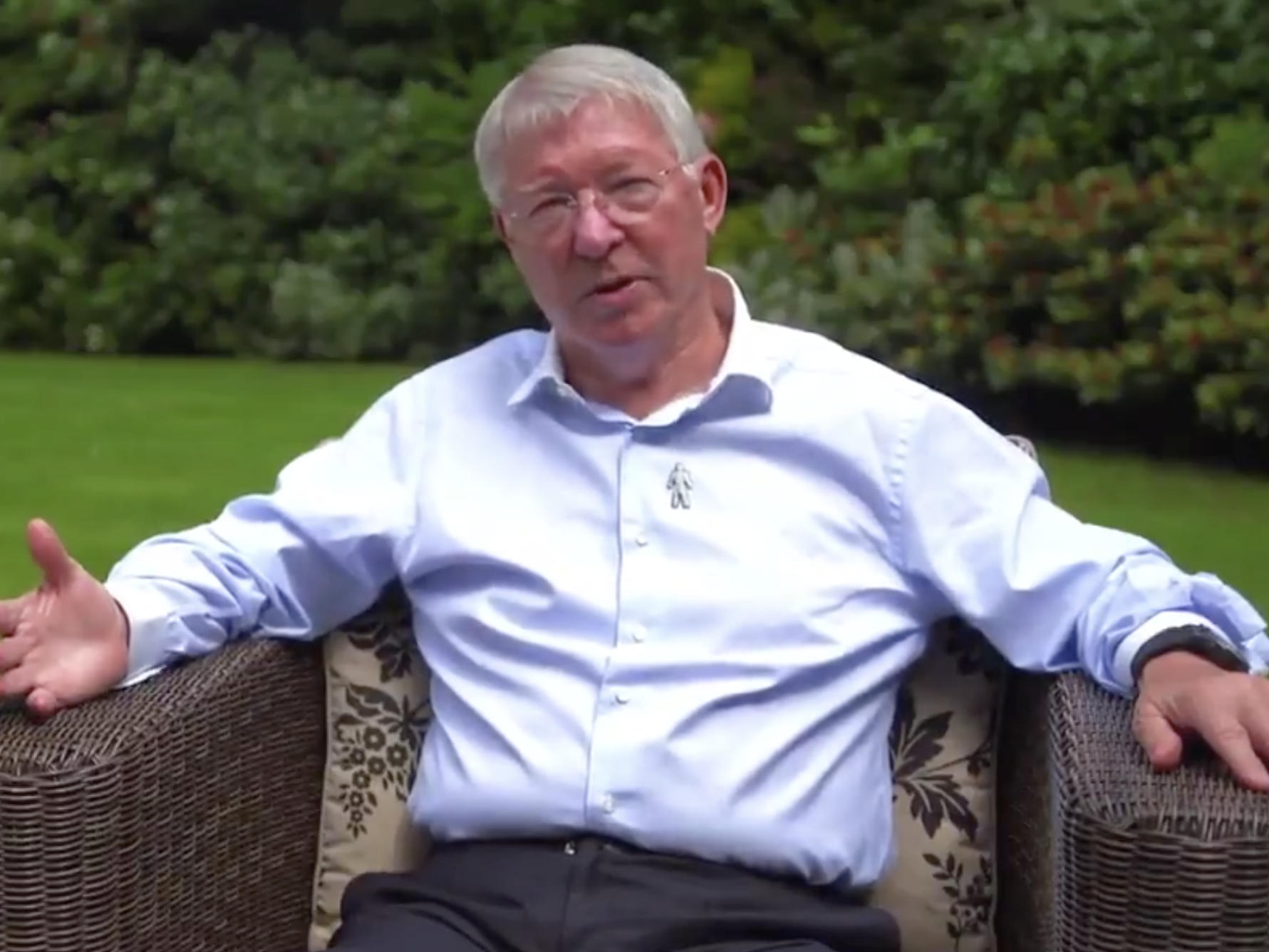 Sir Alex Ferguson congratulates Jurgen Klopp on winning LMA Manager of the Year