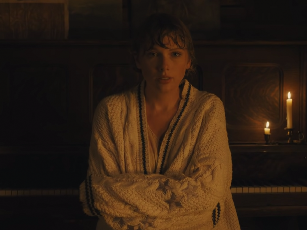 Taylor Swift Has Reminded Us All The Cardigan Really Is The Coolest Item Of Knitwear The 