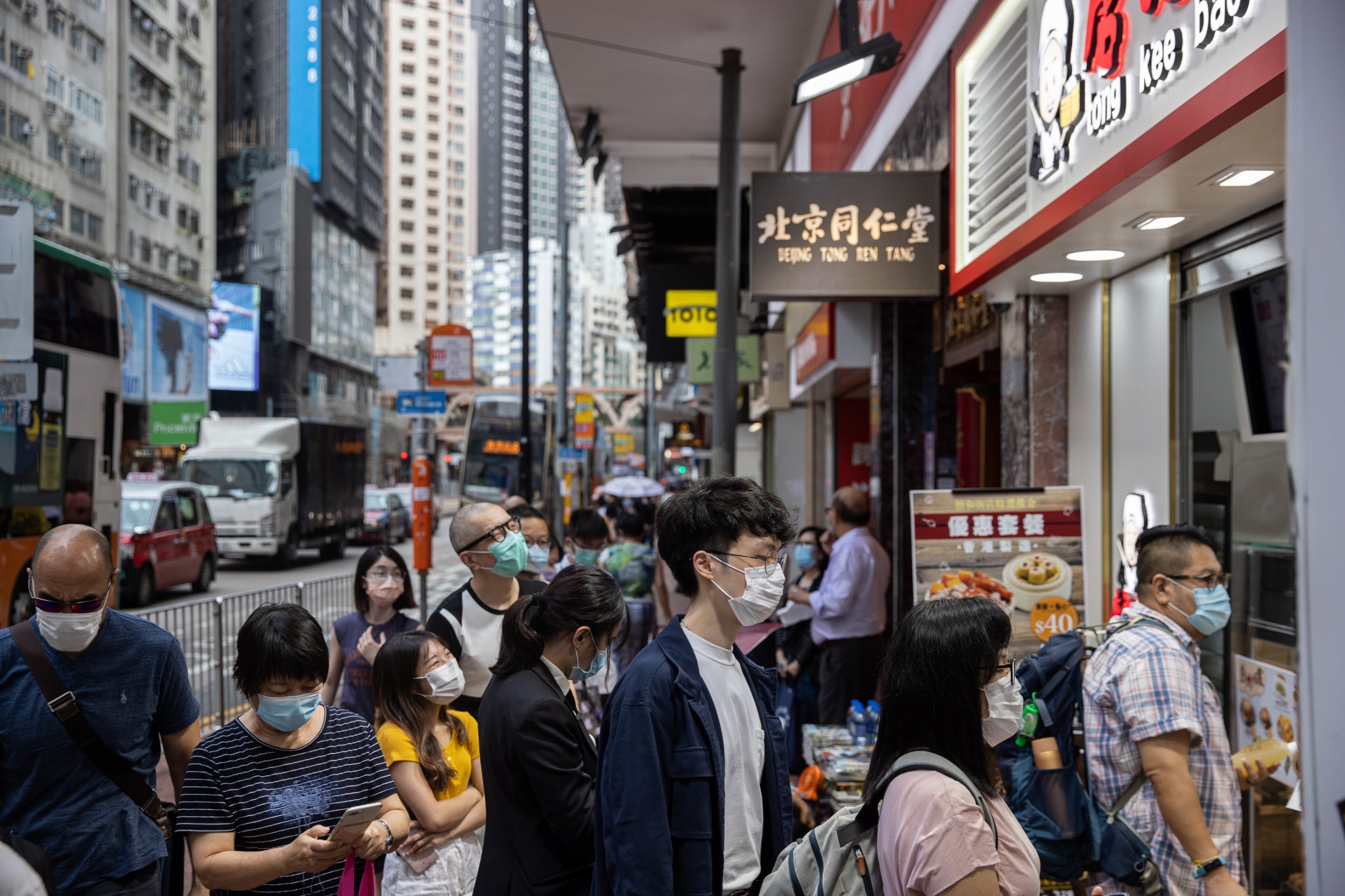 Restaurants in Hong Kong now only allowed to offer takeaway