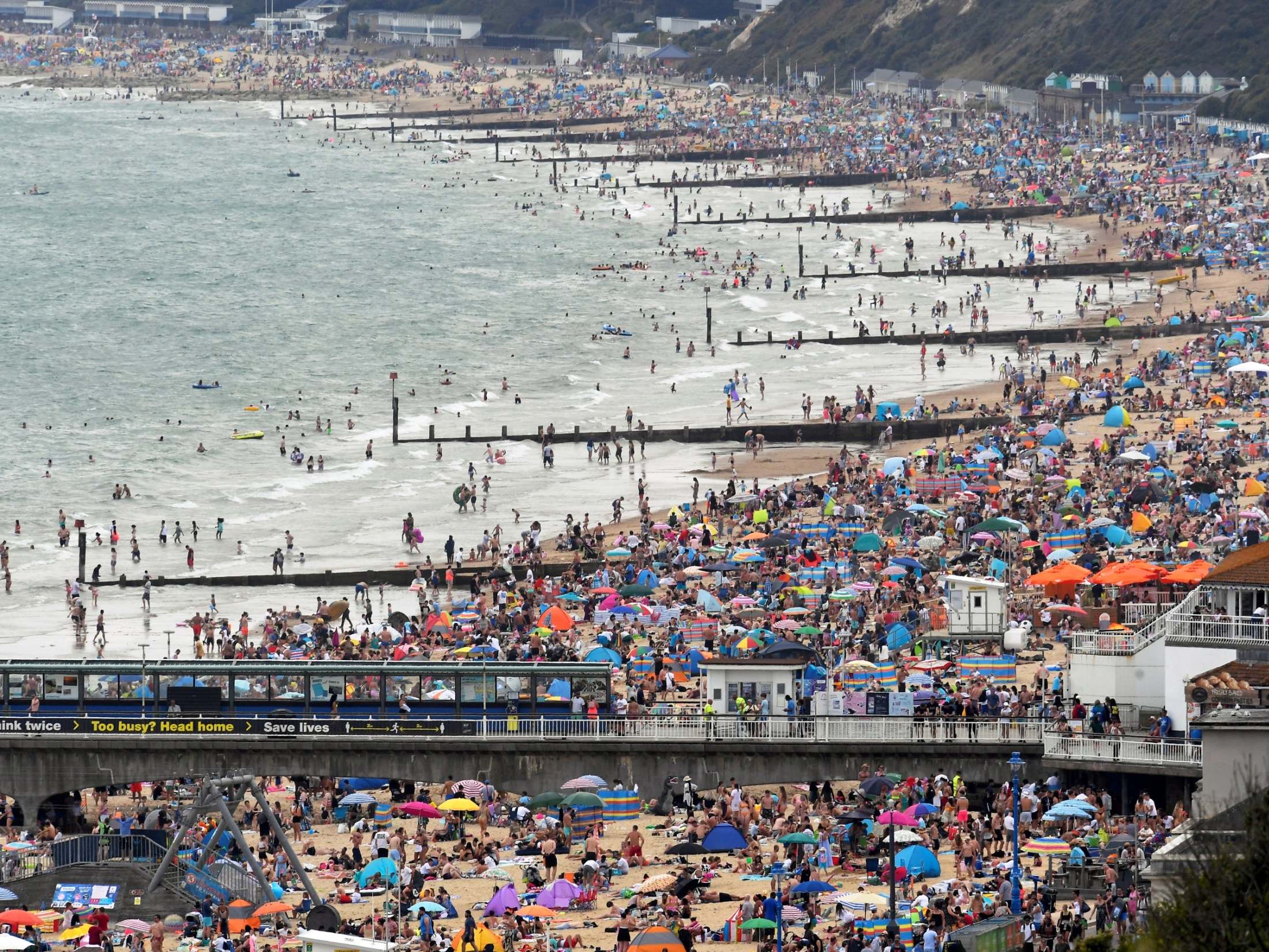 bournemouth-beach-crowd.jpg