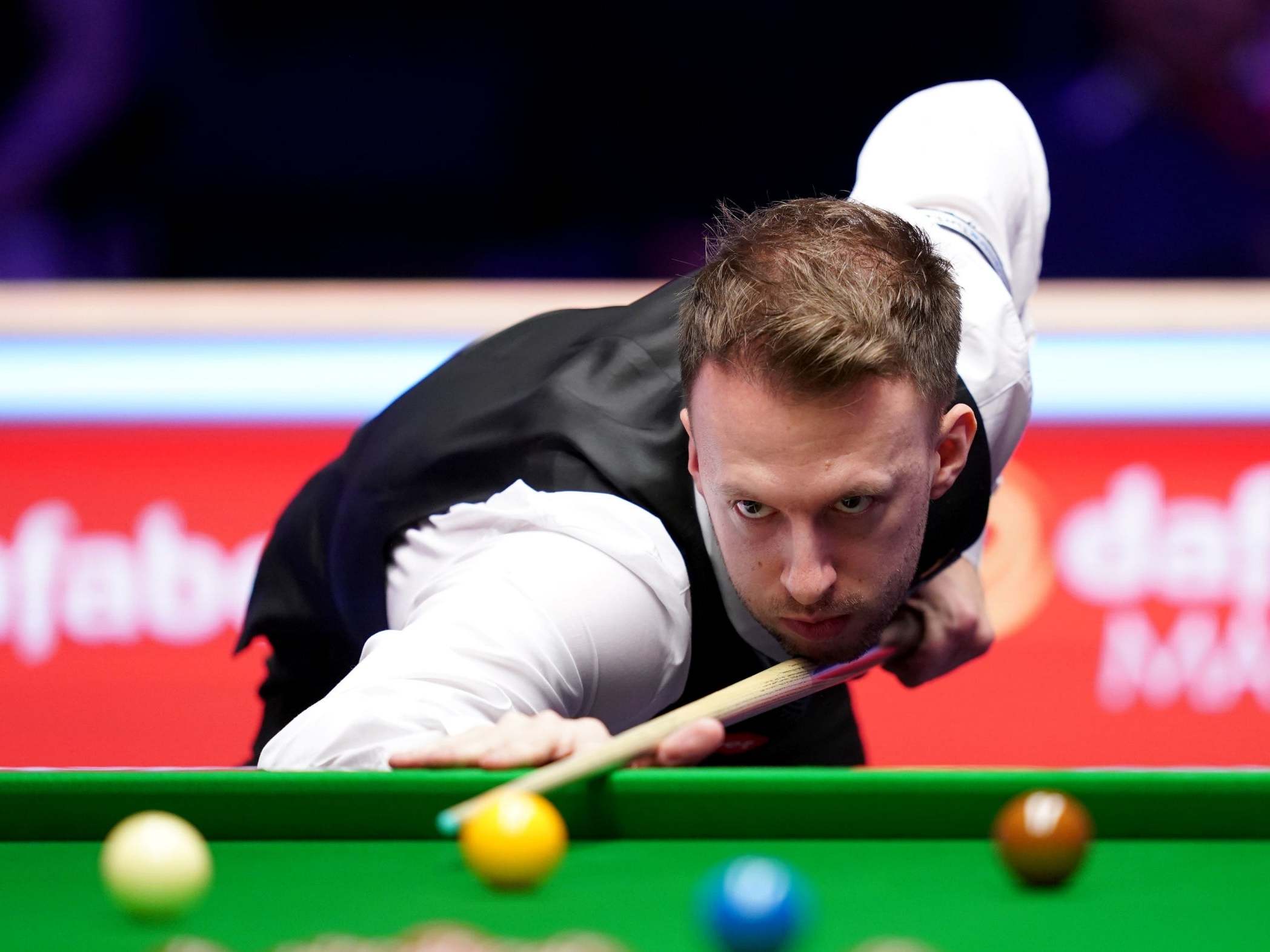 World Snooker Championship 2020 Judd Trump holds off Yan Bingtao to keep title defence alive The Independent The Independent