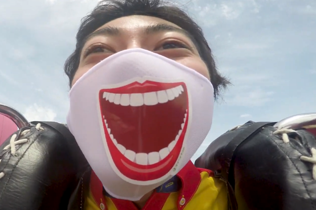 The screaming mouth sticker in action