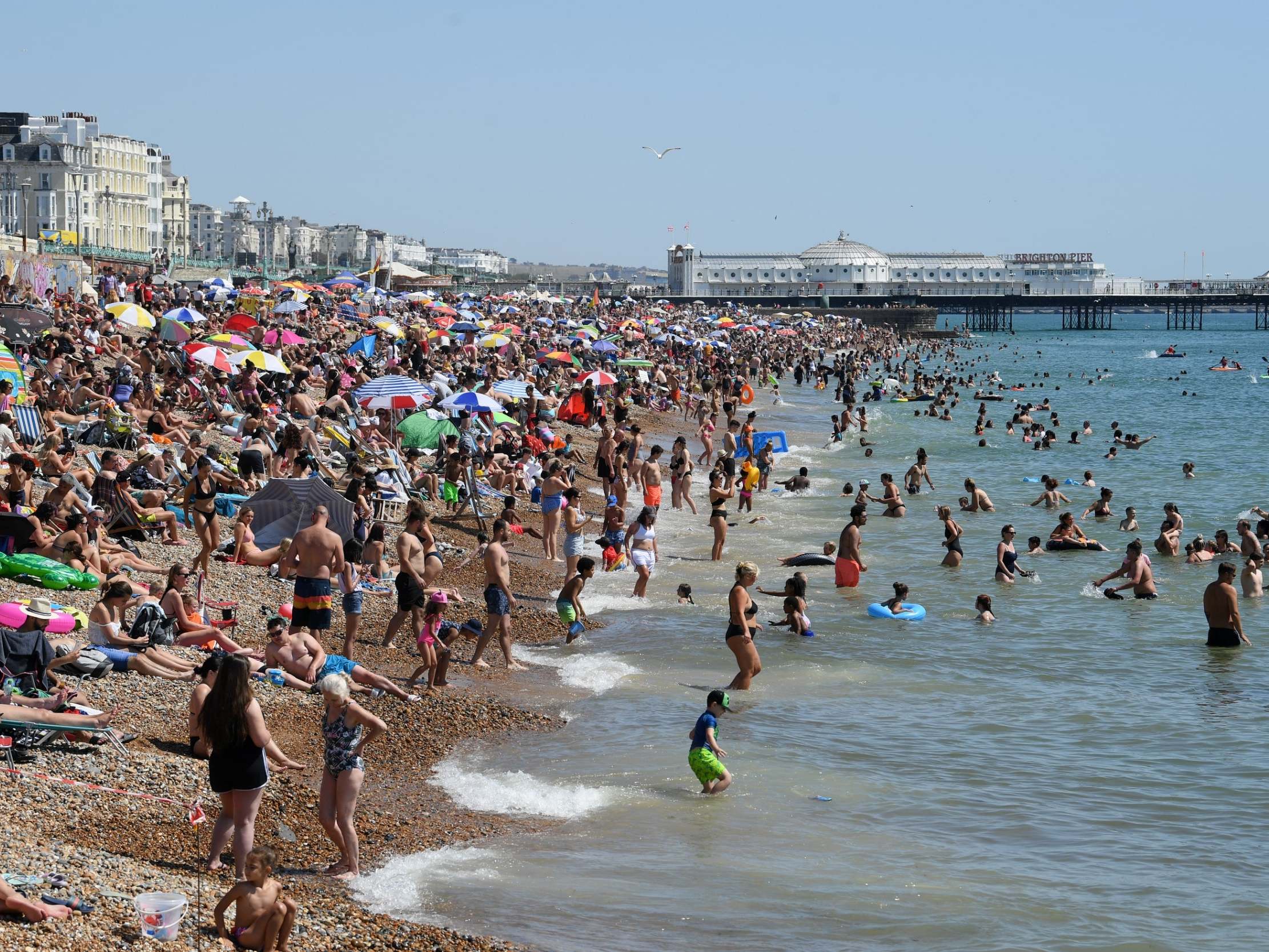 UK weather: England sees hottest August day for 17 years as heatwave set to continue into next week