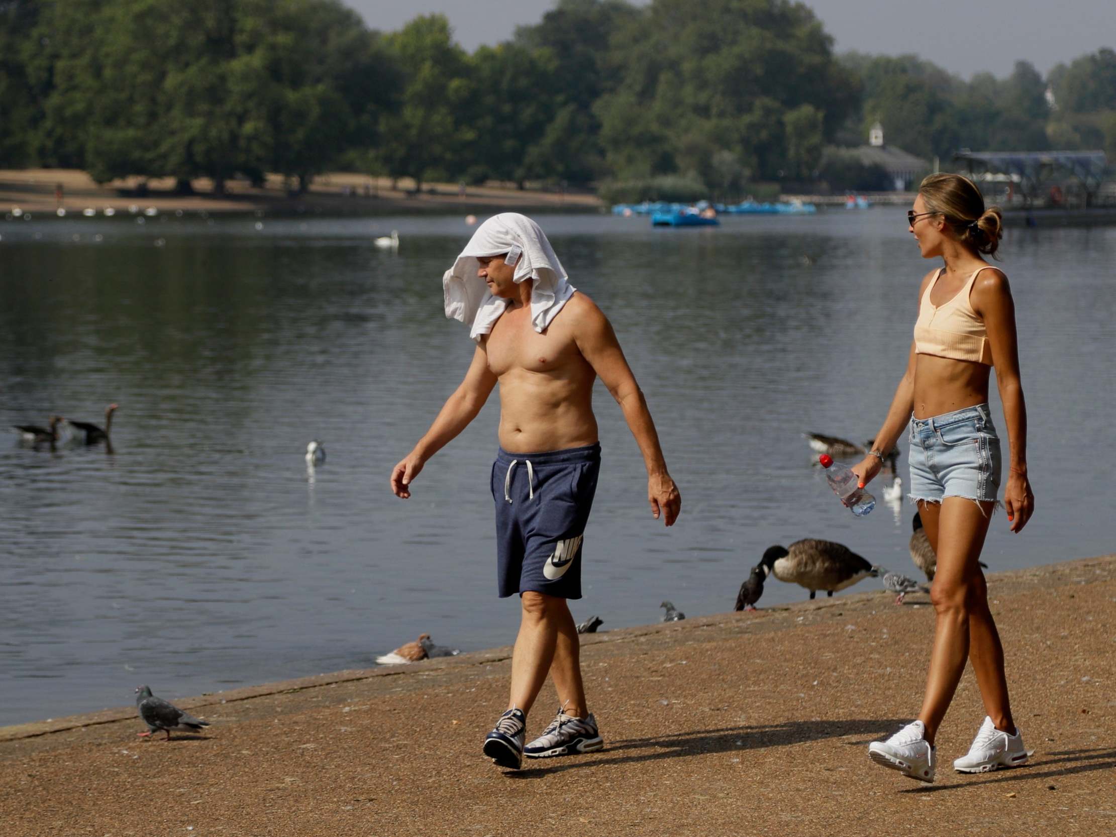 UK weather: Temperature tops 34C for sixth day in a row for first time in six decades
