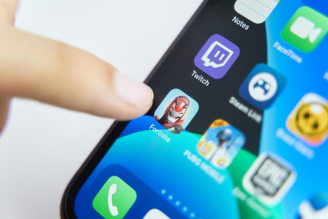 Apple removes Fortnite from App Store