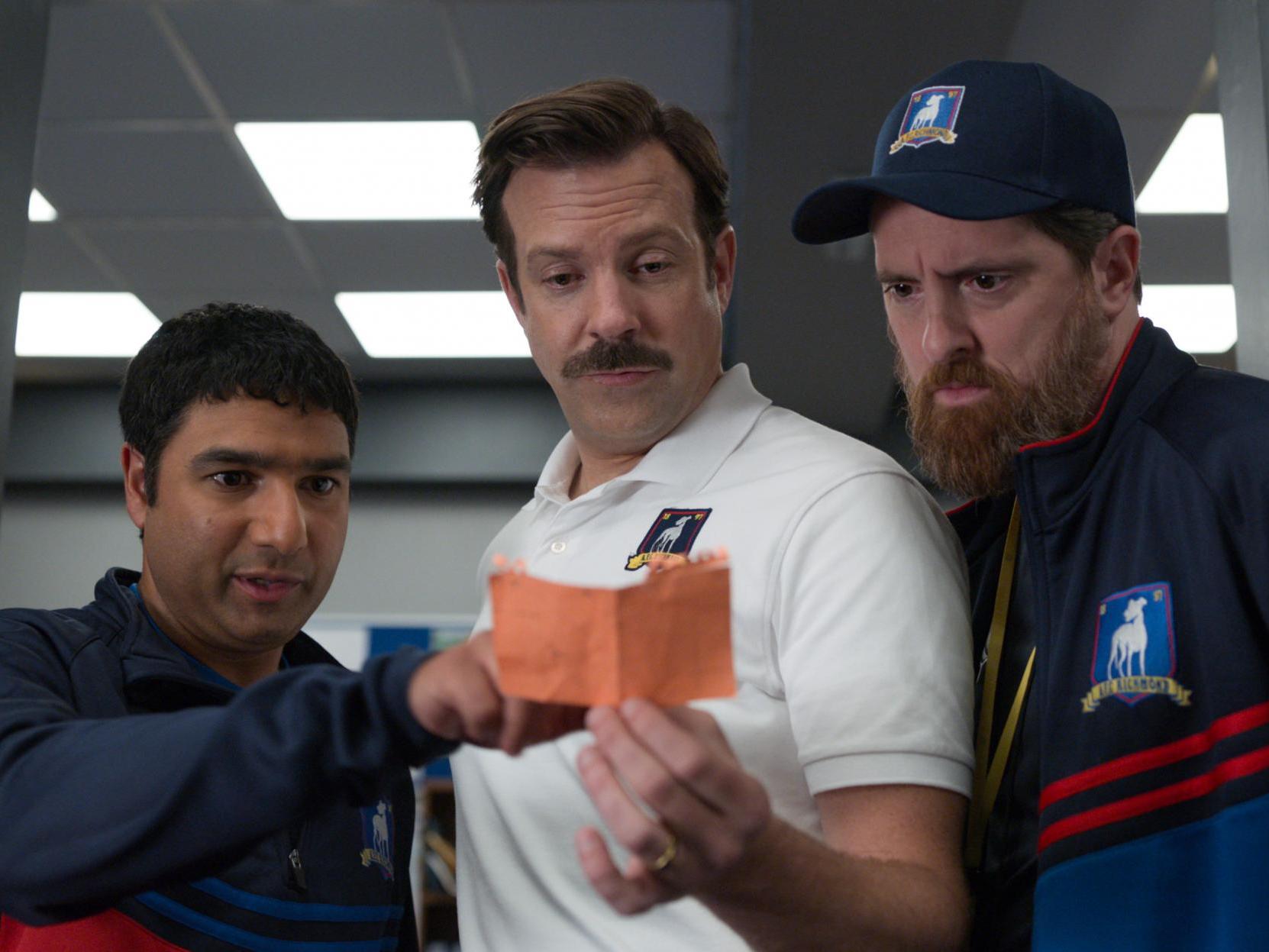 Ted Lasso review: Jason Sudeikis is a hapless football coach in ...