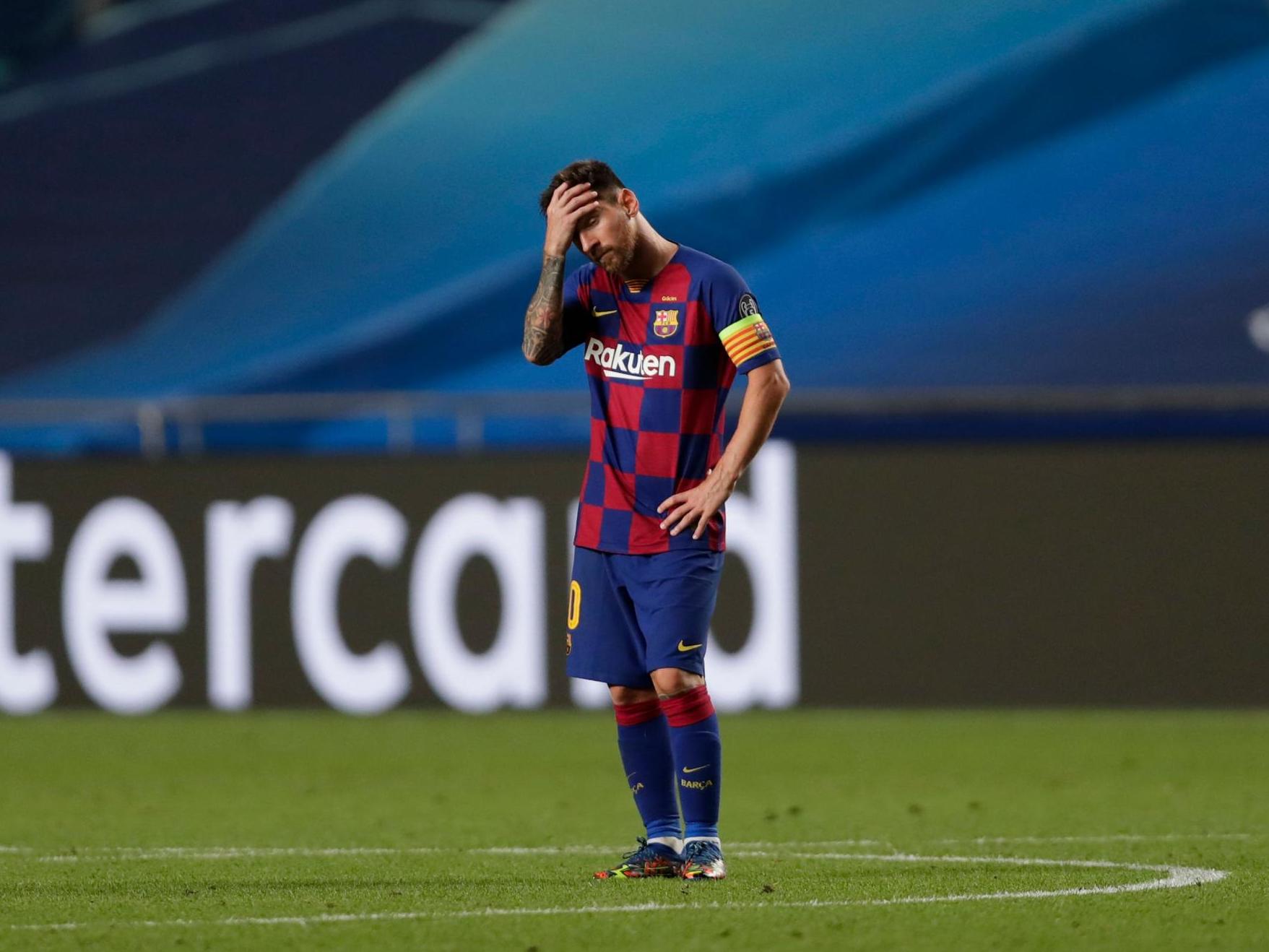 Lionel Messi looks despondent during Barcelona's defeat