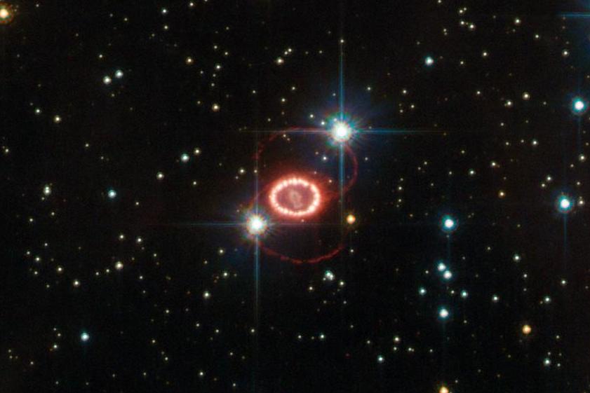 The mysterious rings of Supernova 1987A (ESA/Hubble, Nasa)