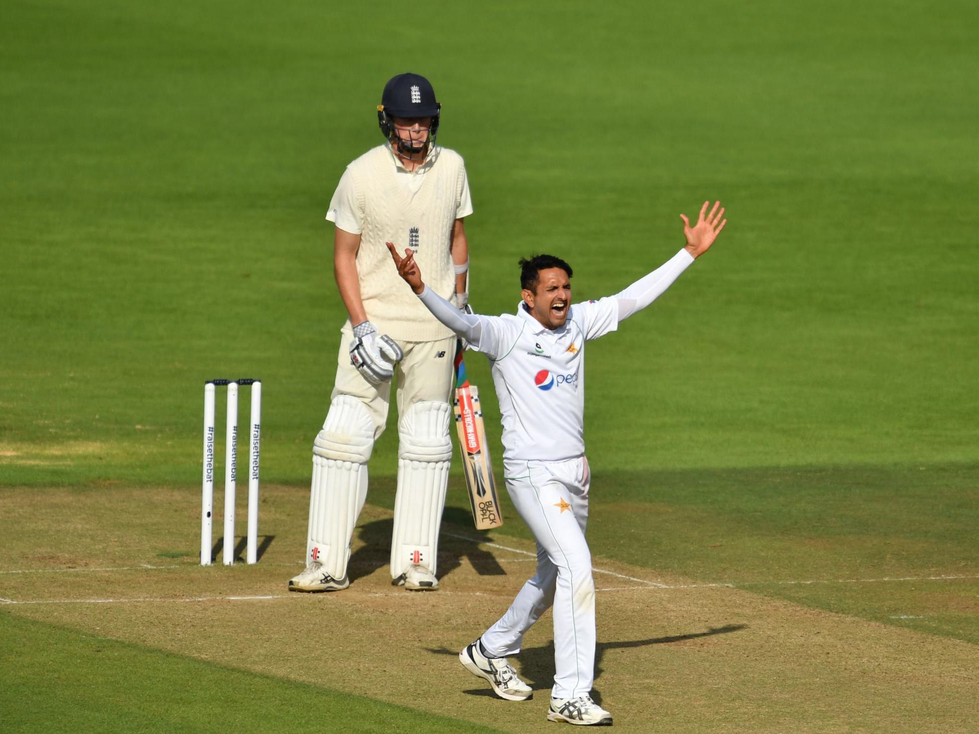 Mohammad Abbas successfully appeals for the wicket of Zak Crawley