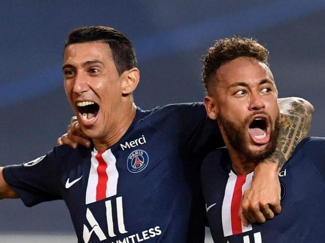 Paris Saint-Germain’s Angel Di Maria (L) celebrates with Neymar