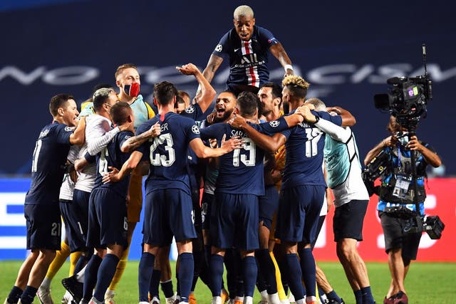 Players of PSG celebrate