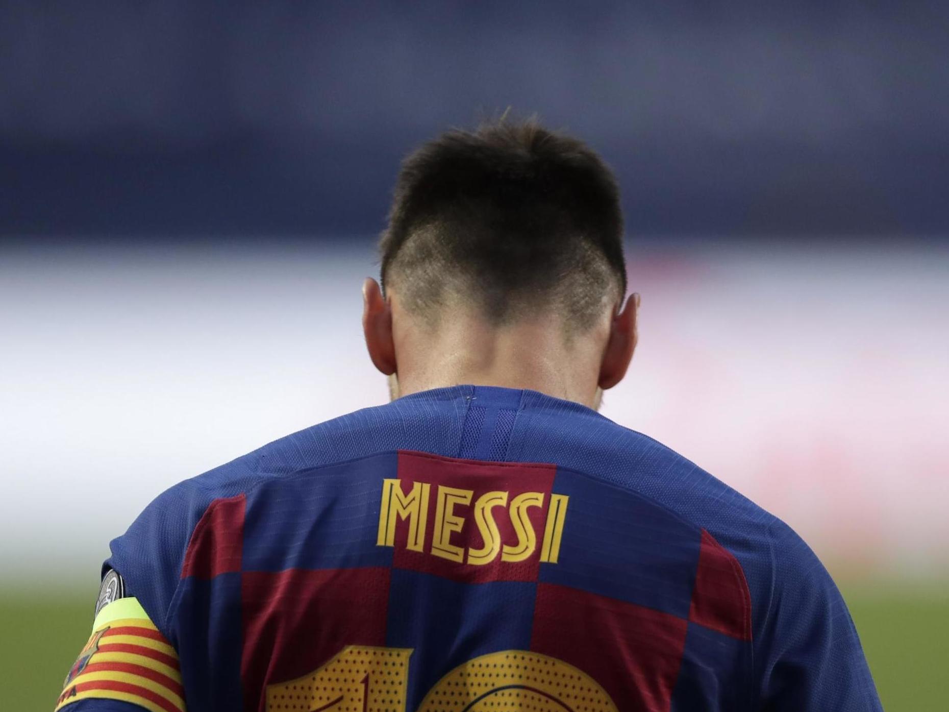 Lionel Messi asks to leave Barcelona