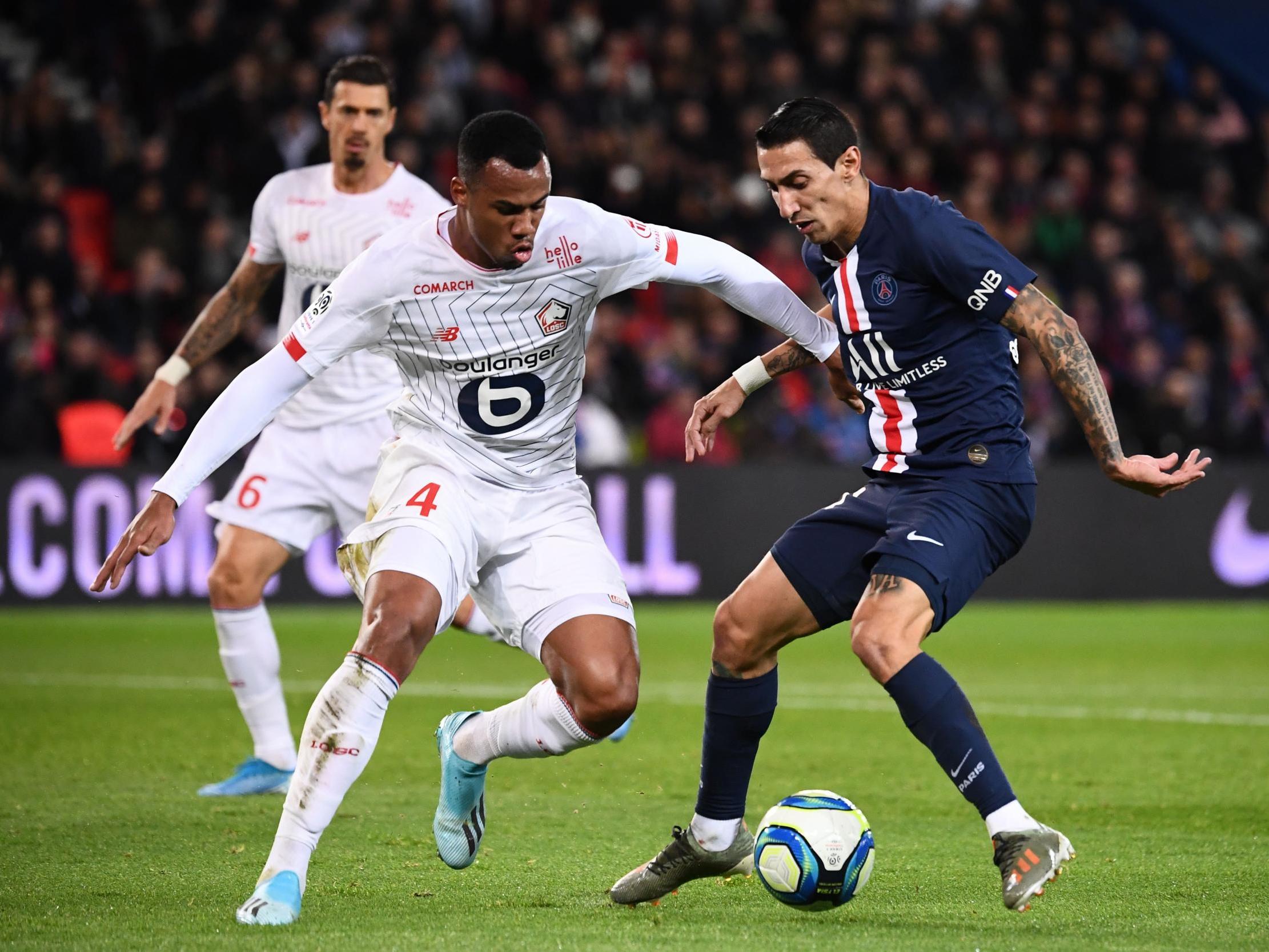 Gabriel Magalhaes in action against Paris Saint-Germain