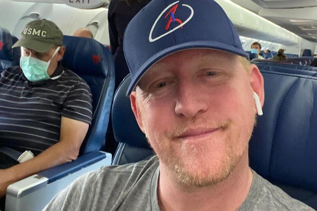 Robert O'Neill tweeted a picture (shown) of himself not wearing a mask on a Delta Air Lines flight. This tweet was later deleted