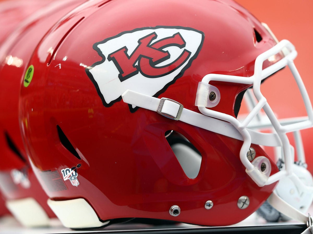 NFL: Kansas City Chiefs ban Native American head dresses, face paint