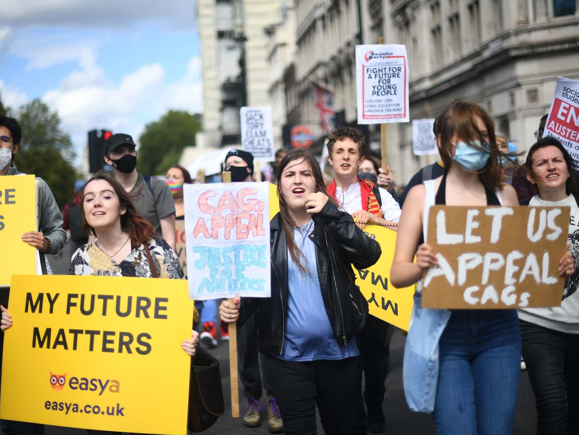 Gavin Williamson: Students demand education secretary's resignation as protests continue over exams chaos