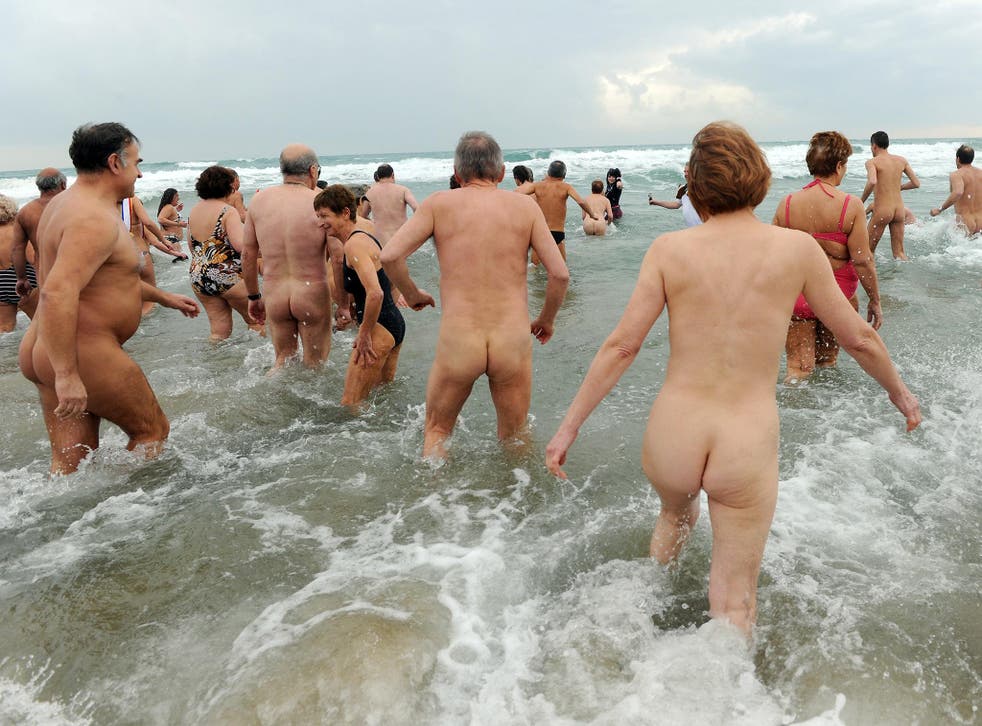 Al menos 100 nudistas contrajeron coronavirus en un complejo turístico en la ciudad de Cape d'Adge