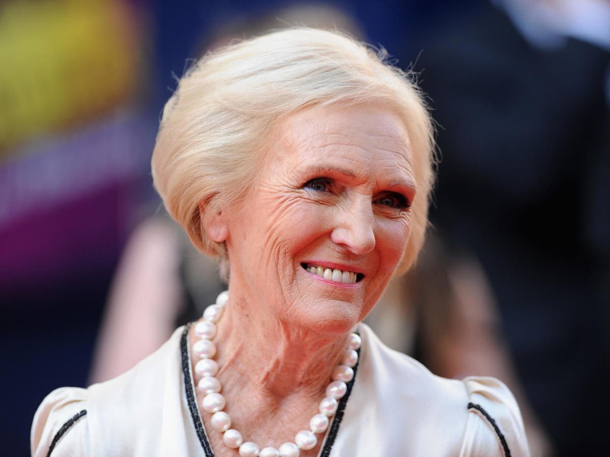 Mary berry. Мерри Берри. Mary.Berry.Karamely.