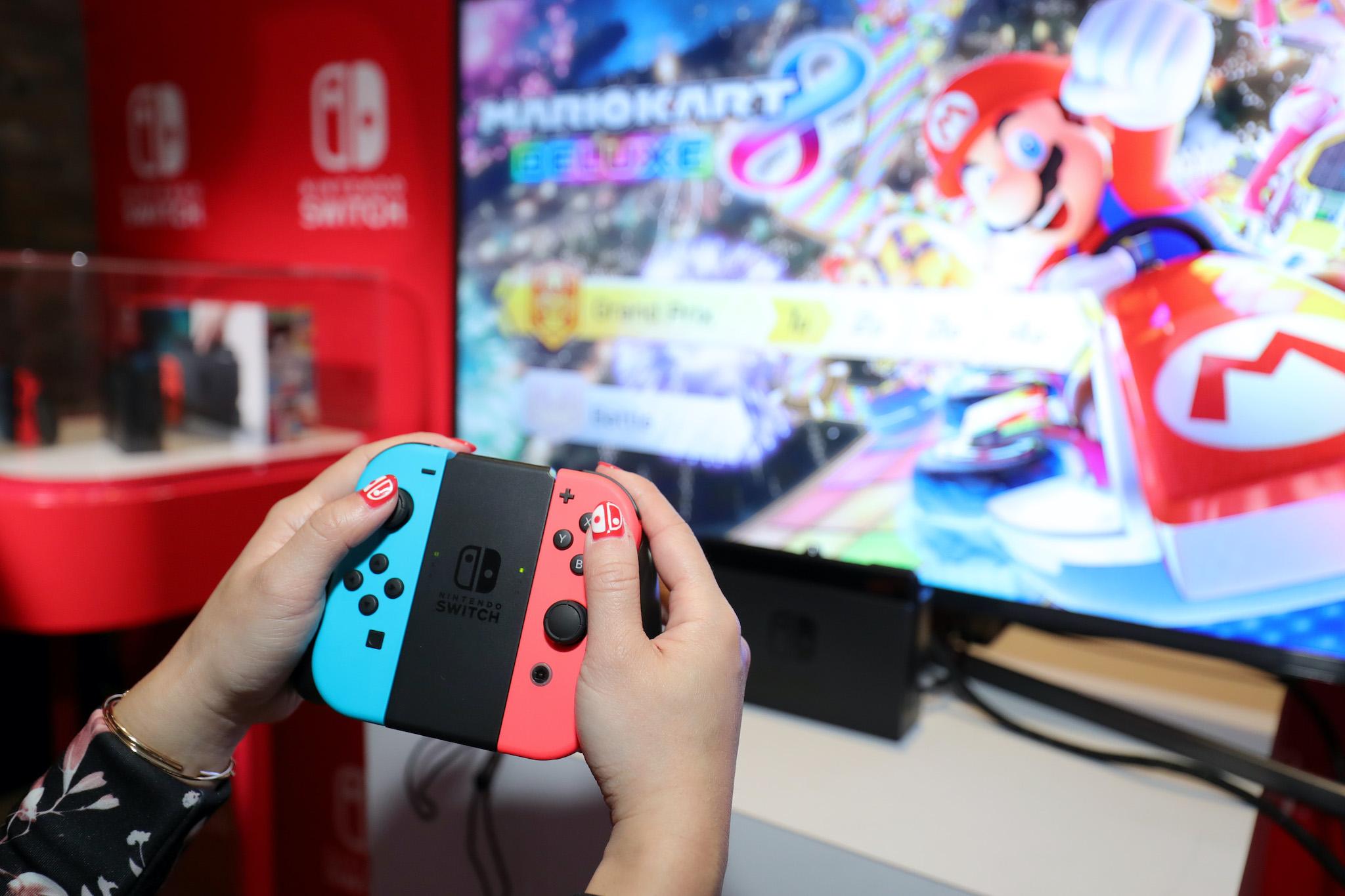 Nintendo's Switch with better battery life includes Mario Kart 8