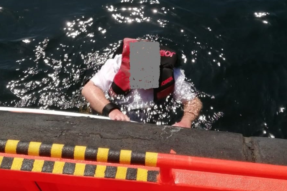 Man Spends Three Days Drifting On Surfboard At Sea After Falling From Cruise Ship The Independent The Independent