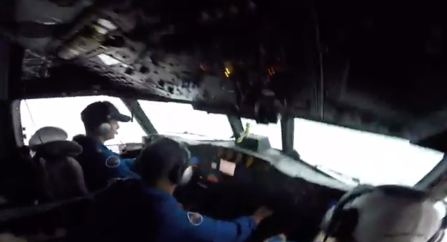 Footage of heavy turbulence on an NOAA research plane leaving the eye of Category 4 Hurricane Laura