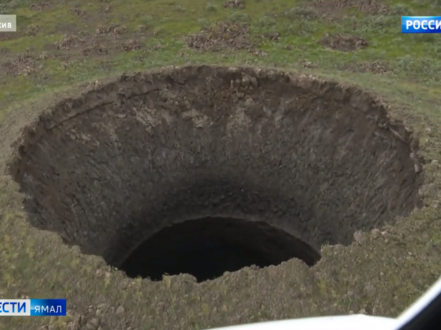 Výbuch metánu vytvára v Rusku obrovský kráter