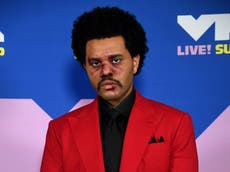 Why did The Weeknd have a bloody face at the VMAs?