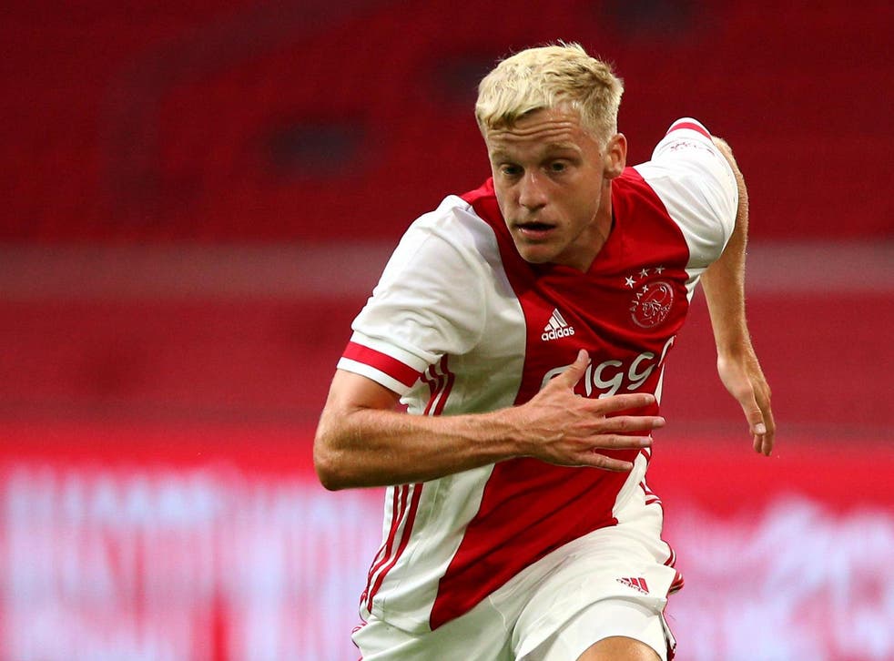 Donny van de Beek jugará en el Manchester United