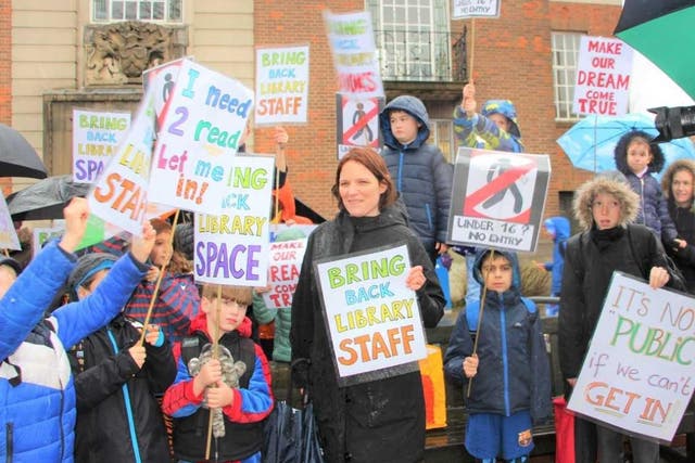 Protestors demand libraries are kept open in Barnet in 2019 (Erini Rodis)