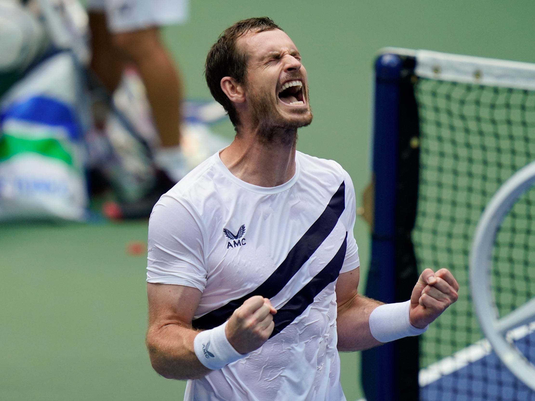 Andy Murray celebrates victory