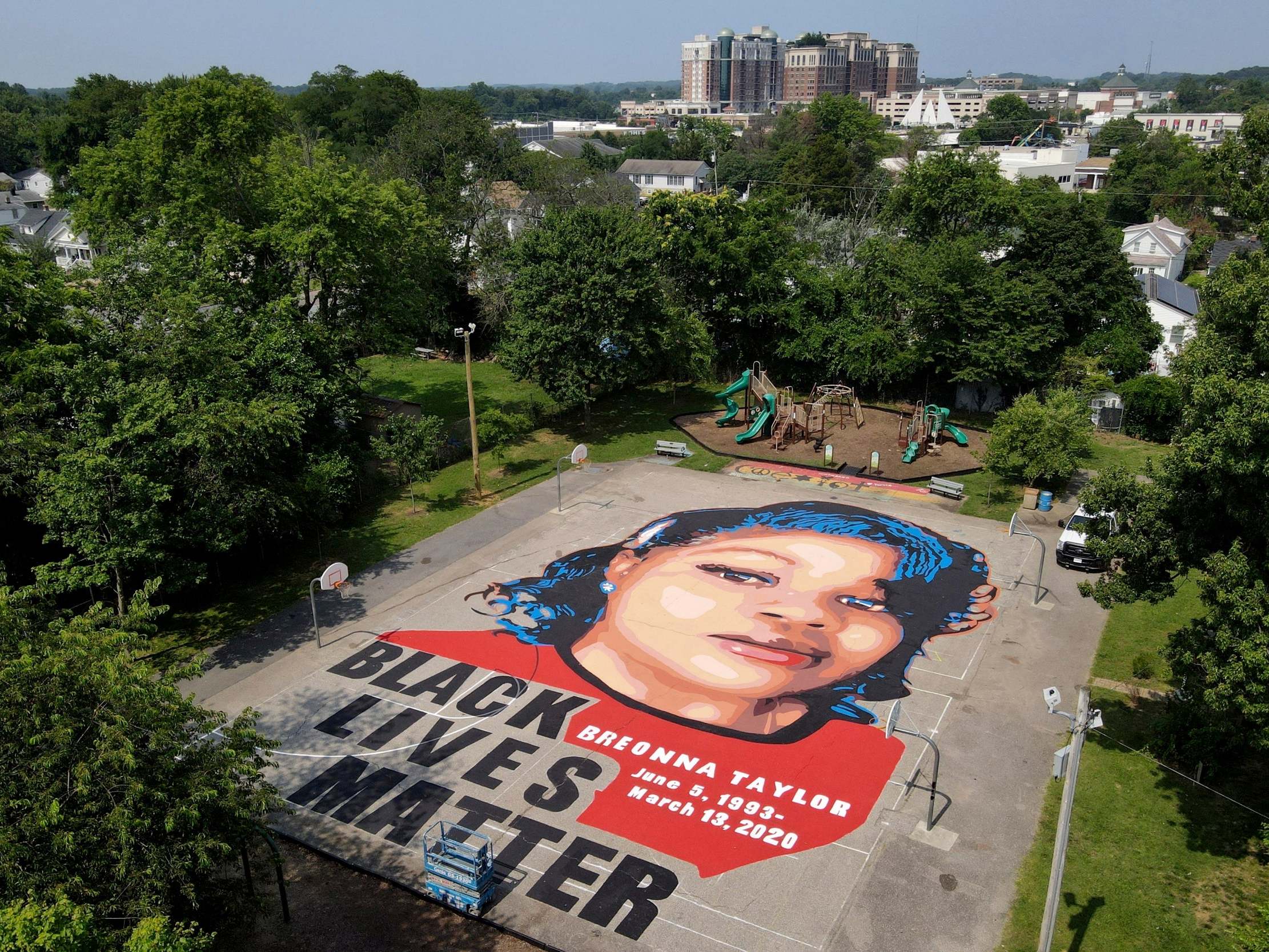 Breonna Taylor’s ex-boyfriend was ‘offered a plea deal’ if he claimed she was involved in organised crime, documents reveal