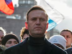 Downing Street steps up pressure on Russia over Navalny poisoning