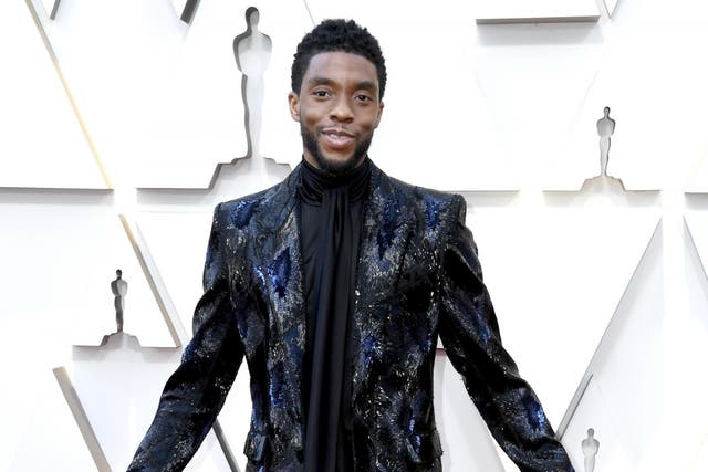 Chadwick Boseman en los Premios de la Academia el 24 de febrero de 2019 en Hollywood, California.