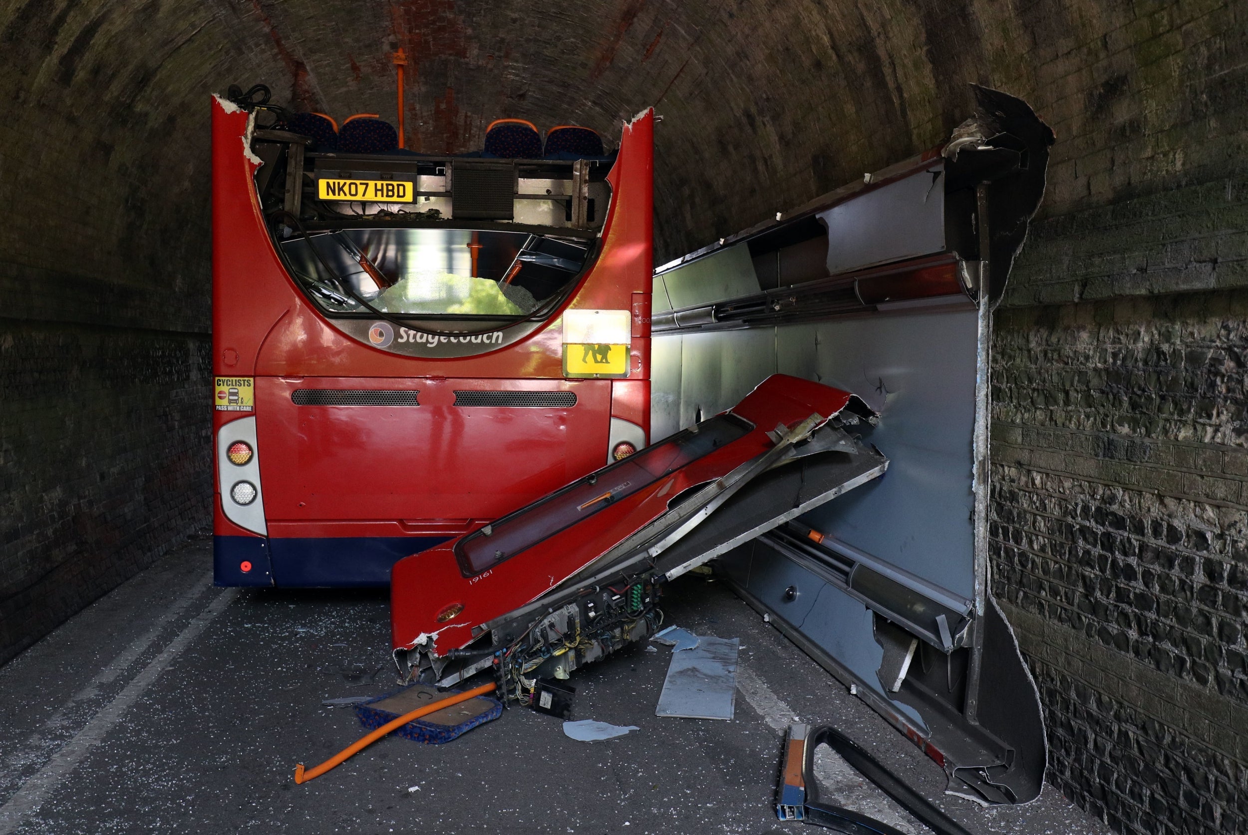 One schoolgirl described the bus as “powering through the tunnel”.
