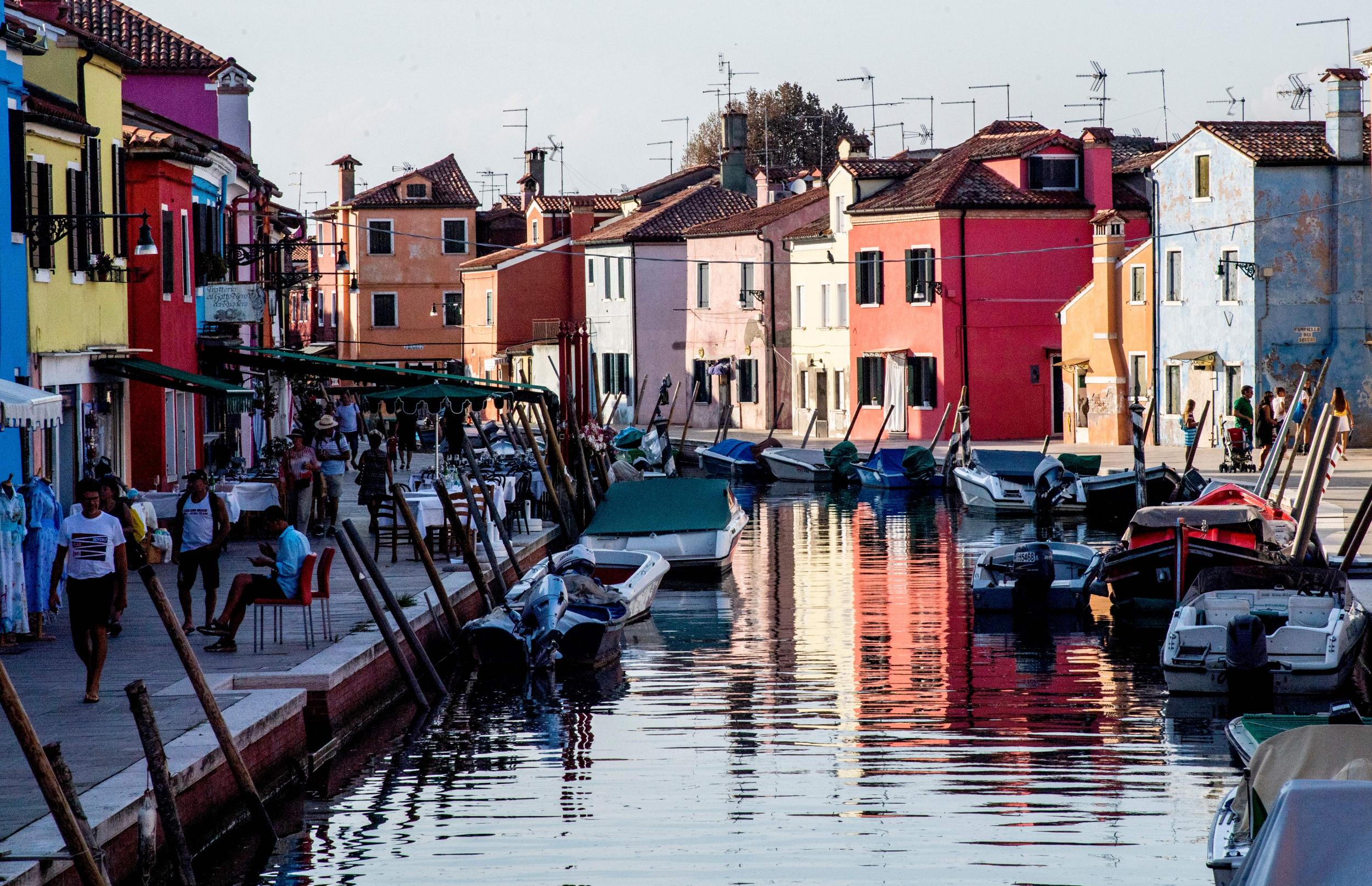 <p>Consulta las restricciones de viaje a Italia </p>