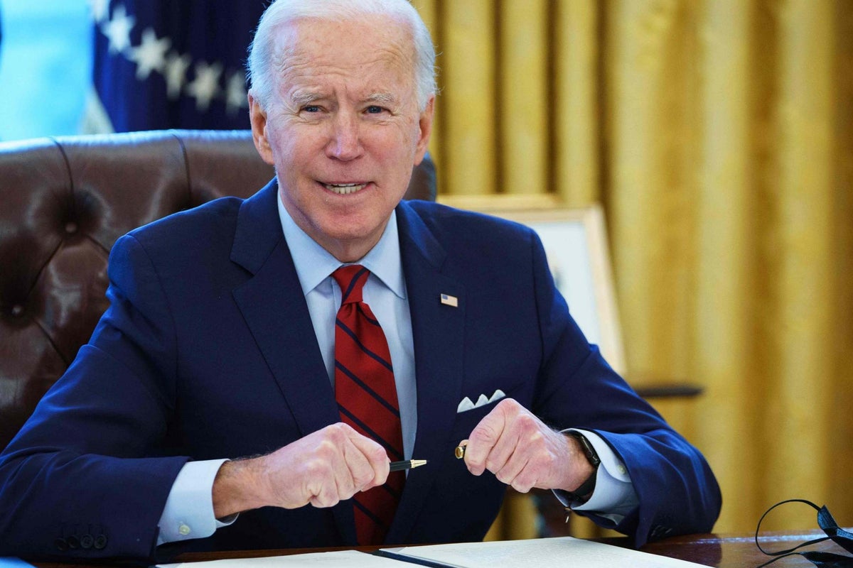 https://static.independent.co.uk/s3fs-public/thumbnails/image/2021/01/29/18/biden-oval.jpg?width=1200&height=800&crop=1200:800